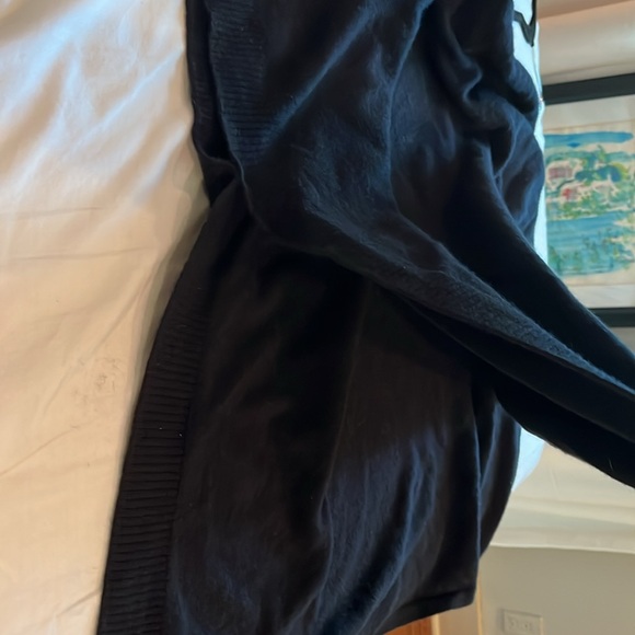 Tahari Wool and Cahmere Poncho - Picture 8 of 9